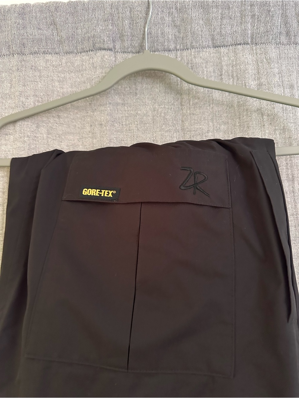GORE-TEX Black Men's Lightweight Windbreaker Suit - Picture 6 of 9